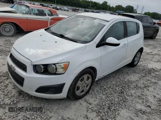 2016 Chevrolet Sonic LS z VIN 1G1JA6SH7G4175526, wystawiony jako Copart lot #55615685 z przebiegiem 178 691 mil mil oraz Czysty tytuł • Clean title. Historia ofert i sprzedaży dostępna na DreamBid. Obrazek 1.
