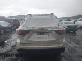 2015 Toyota Highlander Limited z VIN 5TDYKRFH0FS060168, wystawiony jako IAAI lot #41547029 z przebiegiem 196 906 mil mil oraz . Historia ofert i sprzedaży dostępna na DreamBid. Obrazek 16.