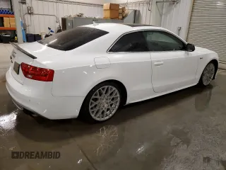 2014 Audi S5 Prestige z VIN WAUVGAFR1EA009446, wystawiony jako Copart lot #80795134 z przebiegiem 90 397 mil mil oraz Szkoda całkowita • Salvage title. Historia ofert i sprzedaży dostępna na DreamBid. Obrazek 3.
