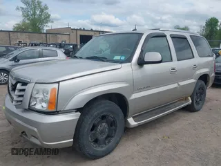 2004 Cadillac Escalade z VIN 1GYEK63N14R177291, wystawiony jako IAAI lot #42263535 z przebiegiem 170 550 mil mil oraz . Historia ofert i sprzedaży dostępna na DreamBid. Obrazek 2.
