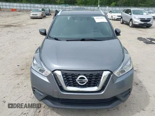 2019 Nissan Kicks SV with VIN 3N1CP5CU1KL534573, listed as a IAAI auction lot 39215072 with 55,489 mi miles. Bid and sale history available at carsss.com. Image 12.
