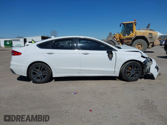 2020 Ford Fusion SE with VIN 3FA6P0HD4LR126174, listed as a IAAI auction lot 41723840 with 123,413 mi miles. Bid and sale history available at carsss.com. Image 13.