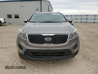 2016 Kia Sorento LX with VIN 5XYPG4A33GG137500, listed as a Copart auction lot 45291405 with 97,893 mi miles and Salvage Title. Bid and sale history available at DreamBid. Image 5.