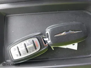 2019 Chrysler Pacifica Touring L Plus with VIN 2C4RC1EG8KR615835, listed as a IAAI auction lot 41290273 with 91,950 mi miles. Bid and sale history available at carsss.com. Image 11.
