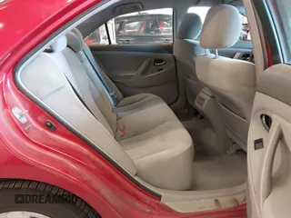 2007 Toyota Camry CE z VIN 4T4BE46K37R004090, wystawiony jako IAAI lot #42028376 z przebiegiem 110 803 mil mil oraz . Historia ofert i sprzedaży dostępna na DreamBid. Obrazek 8.
