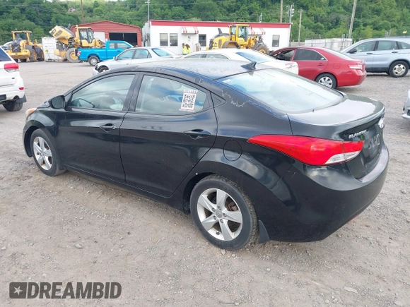2013 Hyundai Elantra GLS z VIN 5NPDH4AE0DH330631, wystawiony jako IAAI lot #42263667 z przebiegiem 61 295 mil mil oraz . Historia ofert i sprzedaży dostępna na DreamBid. Obrazek 3.