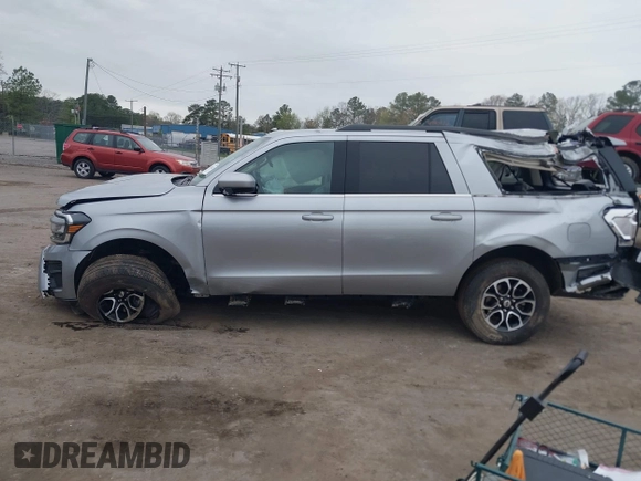 2024 Ford Expedition Max XLT z VIN 1FMJK1J84REA24967, wystawiony jako IAAI lot #41934342 z przebiegiem 39 188 mil mil oraz . Historia ofert i sprzedaży dostępna na DreamBid. Obrazek 14.