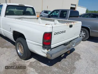2001 Dodge 1500 z VIN 1B7HC16Y01S248395, wystawiony jako IAAI lot #42021002 z przebiegiem 216 482 mil mil oraz . Historia ofert i sprzedaży dostępna na DreamBid. Obrazek 6.