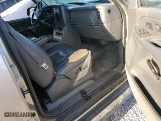 2003 Chevrolet Avalanche with VIN 3GNEK13T63G272779, listed as a Copart auction lot 50891385 with 0 mi miles and Salvage Title. Bid and sale history available at carsss.com. Image 8.