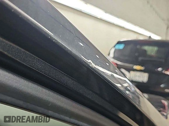 2020 Chevrolet Equinox LT z VIN 2GNAXJEV5L6232400, wystawiony jako IAAI lot #42575814 z przebiegiem 110 520 mil mil oraz . Historia ofert i sprzedaży dostępna na DreamBid. Obrazek 13.