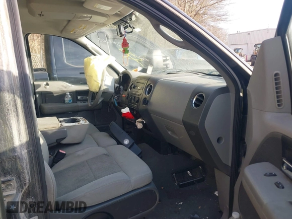 2008 Ford F-150 XLT z VIN 1FTPW145X8FA75211, wystawiony jako IAAI lot #41688354 z przebiegiem Nie podano mil oraz . Historia ofert i sprzedaży dostępna na DreamBid. Obrazek 5.