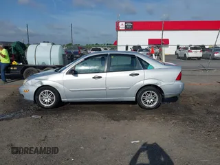 2005 Ford Focus S with VIN 1FAFP34N05W257702, listed as a IAAI auction lot 42023161 with 270,136 mi miles and . Bid and sale history available at carsss.com. Image 14.