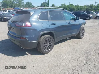 2021 Jeep Cherokee Latitude Lux z VIN 1C4PJMMX8MD205199, wystawiony jako IAAI lot #42556584 z przebiegiem 32 787 mil mil oraz . Historia ofert i sprzedaży dostępna na DreamBid. Obrazek 4.