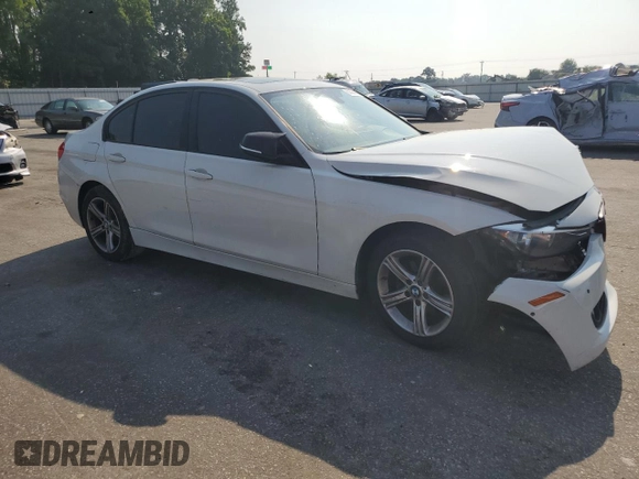 2014 BMW 3 Series 320i xDrive z VIN WBA3C3C54EP660549, wystawiony jako Copart lot #62395925 z przebiegiem 170 988 mil mil oraz Czysty tytuł • Clean title. Historia ofert i sprzedaży dostępna na DreamBid. Obrazek 4.