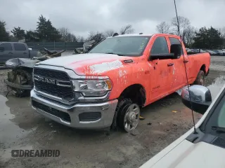2022 Ram 2500 Tradesman with VIN 3C6UR4HJ9NG246583, listed as a Copart auction lot 42528425 with 86,622 mi miles and Salvage title. Bid and sale history available at DreamBid. Image 1.