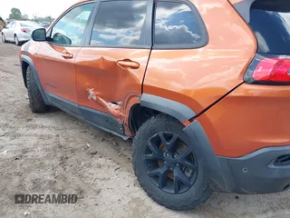 2015 Jeep Cherokee Trailhawk с VIN 1C4PJMBS8FW757154, выставлен на аукционе IAAI как лот 42591946 с пробегом 163 740 миль миль и . История ставок и продаж доступна на DreamBid. Изображение 6.
