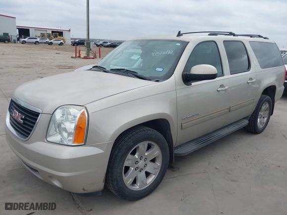 2013 GMC Yukon XL SLT with VIN 1GKS1KE02DR330318, listed as a IAAI auction lot 41526110 with 187,699 mi miles. Bid and sale history available at carsss.com. Image 17.