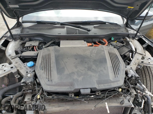 2019 Audi e-tron Premium Plus with VIN WA1LABGE3KB014614, listed as a Copart auction lot 60864165 with 37,718 mi miles and Salvage title. Bid and sale history available at DreamBid. Image 12.