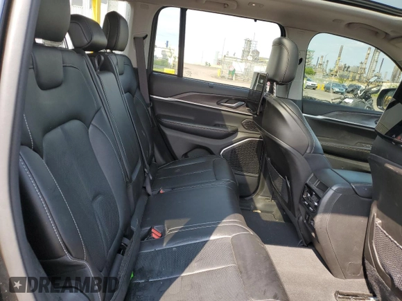 2023 Jeep Grand Cherokee 30th Anniversary with VIN 1C4RJYB63P8783993, listed as a Copart auction lot 60485625 with 38,881 mi miles and Salvage title. Bid and sale history available at DreamBid. Image 10.