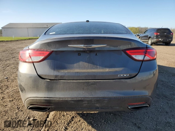 2016 Chrysler 200 S z VIN 1C3CCCBB3GN138217, wystawiony jako Copart lot #53496775 z przebiegiem 160 685 mil mil oraz Szkoda całkowita • Salvage title. Historia ofert i sprzedaży dostępna na DreamBid. Obrazek 6.