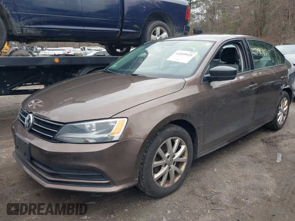 2015 Volkswagen Jetta Sedan 1.8T SE with VIN 3VWD17AJ2FM403107, listed as a IAAI auction lot 41849921 with 103,990 mi miles. Bid and sale history available at carsss.com. Image 2.