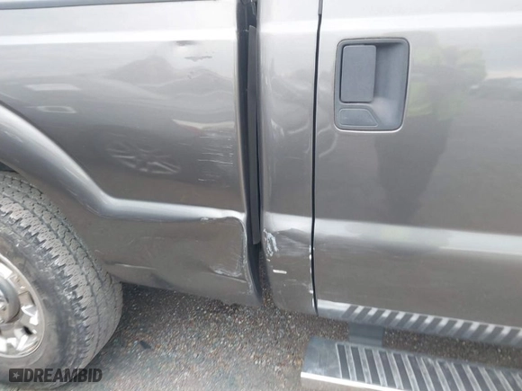 2013 Ford Super Duty F-250 SRW XL with VIN 1FT7W2AT2DEA59223, listed as a IAAI auction lot 41698939 with 189,972 mi miles. Bid and sale history available at carsss.com. Image 6.