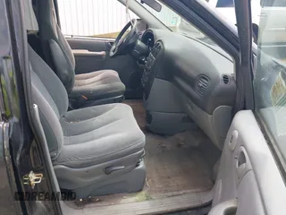 2005 Dodge Caravan SE z VIN 1D4GP24R35B316604, wystawiony jako IAAI lot #42329127 z przebiegiem 270 819 mil mil oraz . Historia ofert i sprzedaży dostępna na DreamBid. Obrazek 5.