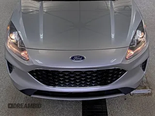 2022 Ford Escape SE z VIN 1FMCU9G66NUB33504, wystawiony jako IAAI lot #42748133 z przebiegiem 74 338 mil mil oraz . Historia ofert i sprzedaży dostępna na DreamBid. Obrazek 25.