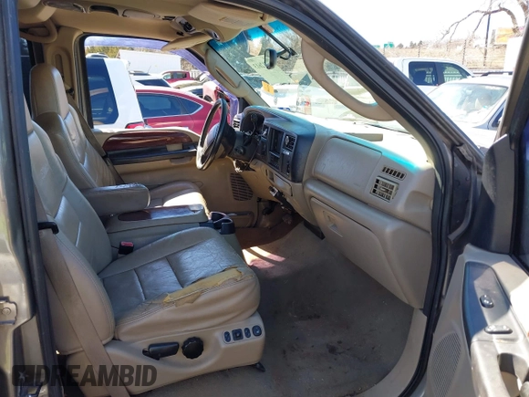 2005 Ford Excursion Limited с VIN 1FMSU43P25EB76602, выставлен на аукционе IAAI как лот 41712613 с пробегом Не указан миль и . История ставок и продаж доступна на DreamBid. Изображение 5.