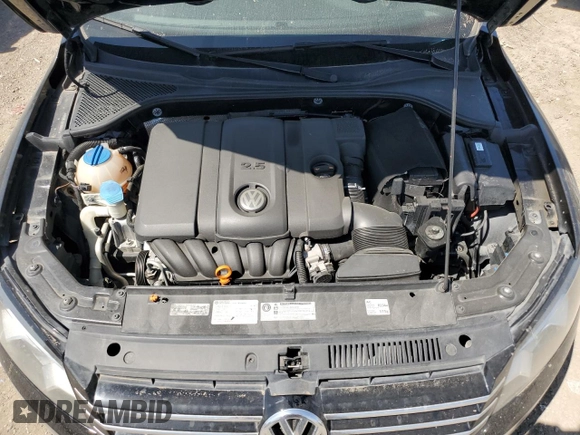 2012 Volkswagen Passat SE z VIN 1VWBH7A39CC050611, wystawiony jako Copart lot #51877065 z przebiegiem 134 059 mil mil oraz Szkoda całkowita • Salvage title. Historia ofert i sprzedaży dostępna na DreamBid. Obrazek 11.