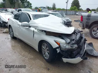 2015 Infiniti Q50 Premium with VIN JN1BV7AP1FM343371, listed as a IAAI auction lot 39947172 with 1 mi miles. Bid and sale history available at carsss.com. Image 1.