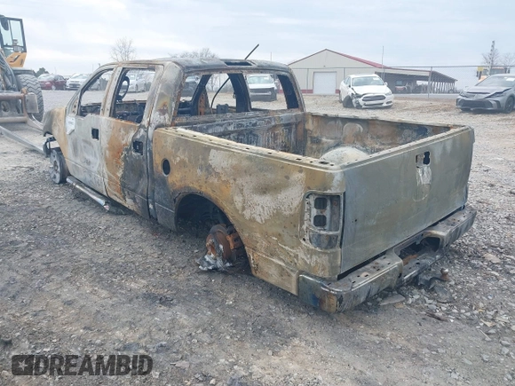 2004 Ford F-150 XLT with VIN 1FTPW14544KC81934, listed as a IAAI auction lot 41690652 with 1 mi miles. Bid and sale history available at carsss.com. Image 3.
