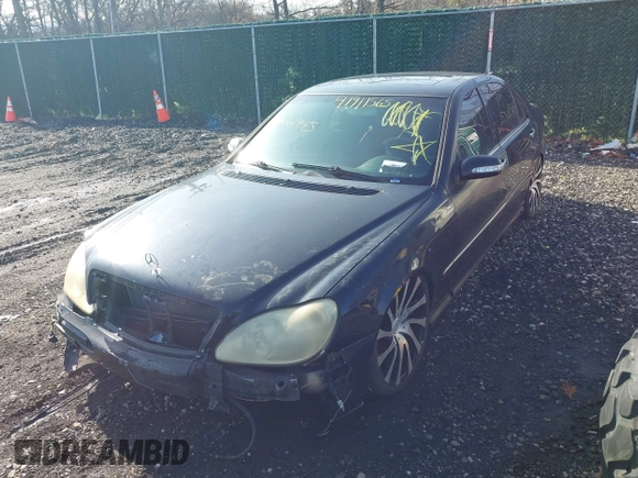 2004 Mercedes-Benz S-Class 5.0L with VIN WDBNG75J24A414813, listed as a IAAI auction lot 41911565 with 999,999 mi miles. Bid and sale history available at carsss.com. Image 2.