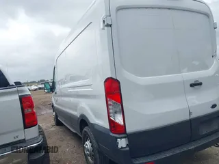 2022 Ford Transit Cargo z VIN 1FTBR1CG2NKA12529, wystawiony jako IAAI lot #42148516 z przebiegiem 41 359 mil mil oraz . Historia ofert i sprzedaży dostępna na DreamBid. Obrazek 3.