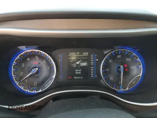 2018 Chrysler Pacifica Touring Plus with VIN 2C4RC1FG8JR365588, listed as a Copart auction lot 61787625 with 98,316 mi miles and Salvage title. Bid and sale history available at DreamBid. Image 9.