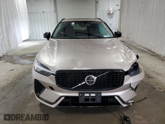 2025 Volvo XC60 Plus with VIN YV4M12RC7S1092936, listed as a Copart auction lot 54005855 with 0 mi miles and Clean Title. Bid and sale history available at carsss.com. Image 5.