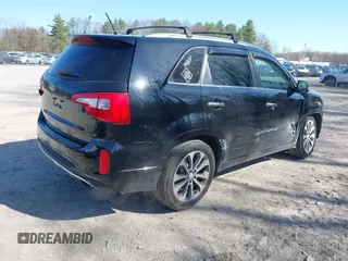 2015 Kia Sorento SX with VIN 5XYKWDA79FG619256, listed as a IAAI auction lot 42088747 with 203,335 mi miles. Bid and sale history available at carsss.com. Image 4.