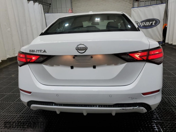 2025 Nissan Sentra SV z VIN 3N1AB8CVXSY255562, wystawiony jako Copart lot #59797455 z przebiegiem 18 544 mil mil oraz Czysty tytuł • Clean title. Historia ofert i sprzedaży dostępna na DreamBid. Obrazek 6.