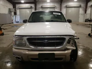 2000 Ford Explorer Eddie Bauer z VIN 1FMDU84P0YZC67167, wystawiony jako Copart lot #85806684 z przebiegiem 156 411 mil mil oraz Szkoda całkowita • Salvage title. Historia ofert i sprzedaży dostępna na DreamBid. Obrazek 5.