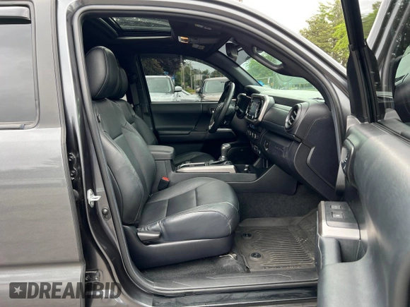 2022 Toyota Tacoma Limited with VIN 3TMGZ5AN7NM458988, listed as a Copart auction lot 65398105 with 32,115 mi miles and Salvage title. Bid and sale history available at DreamBid. Image 5.