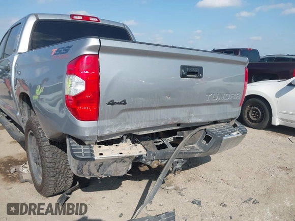 2016 Toyota Tundra 4WD Truck SR5 with VIN 5TFDW5F11GX559846, listed as a IAAI auction lot 41493209 with 258,296 mi miles. Bid and sale history available at carsss.com. Image 6.