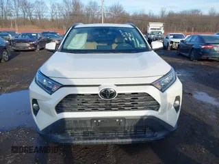 2021 Toyota RAV4 XLE Premium z VIN 2T3A1RFV2MW217009, wystawiony jako IAAI lot #41526066 z przebiegiem 36 619 mil mil oraz . Historia ofert i sprzedaży dostępna na DreamBid. Obrazek 12.
