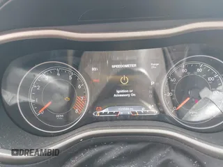 2015 Jeep Cherokee Trailhawk with VIN 1C4PJMBS1FW640483, listed as a IAAI auction lot 41883688 with 103,589 mi miles. Bid and sale history available at carsss.com. Image 7.
