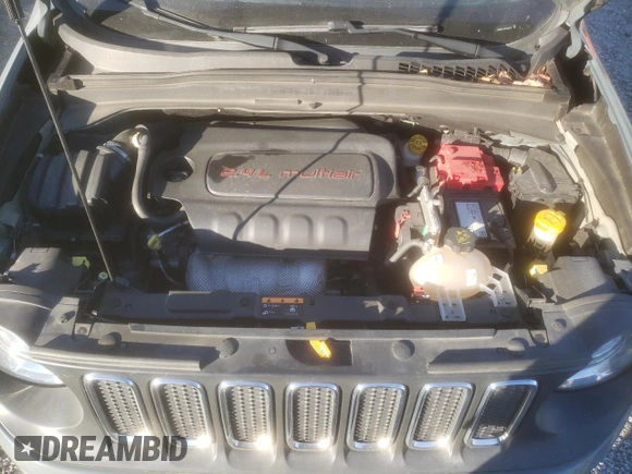 2018 Jeep Renegade Latitude with VIN ZACCJBBB1JPH56663, listed as a Copart auction lot 49224205 with 77,335 mi miles and Salvage Title. Bid and sale history available at DreamBid. Image 12.