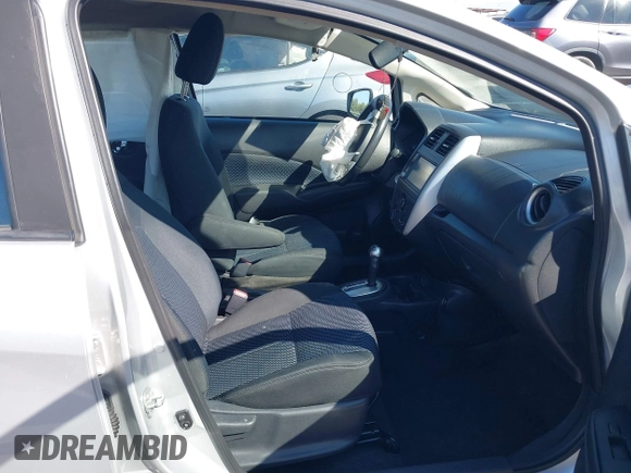 2019 Nissan Note SV with VIN 3N1CE2CP9KL360038, listed as a IAAI auction lot 41760685 with 122,705 mi miles and . Bid and sale history available at DreamBid. Image 5.