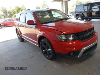 2020 Dodge Journey Crossroad z VIN 3C4PDCGB9LT263770, wystawiony jako IAAI lot #42275425 z przebiegiem 99 977 mil mil oraz . Historia ofert i sprzedaży dostępna na DreamBid. Obrazek 1.