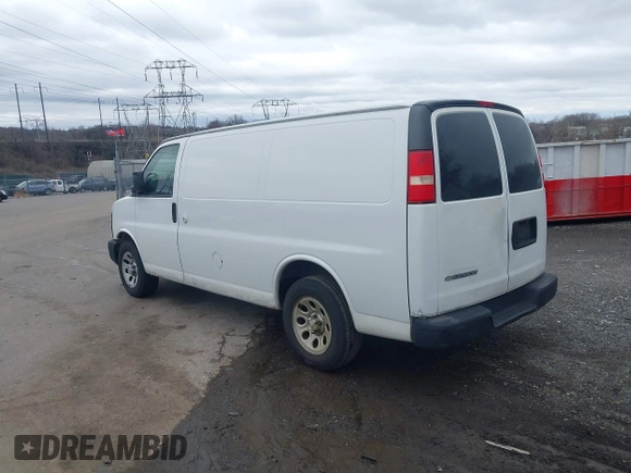 2009 Chevrolet Express Cargo z VIN 1GCFG15XX91111051, wystawiony jako IAAI lot #41826049 z przebiegiem 153 214 mil mil oraz . Historia ofert i sprzedaży dostępna na DreamBid. Obrazek 3.
