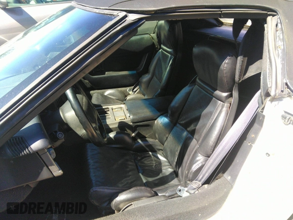 1991 Chevrolet Corvette z VIN 1G1YY338XM5114135, wystawiony jako IAAI lot #41889158 z przebiegiem 122 194 mil mil oraz . Historia ofert i sprzedaży dostępna na DreamBid. Obrazek 8.