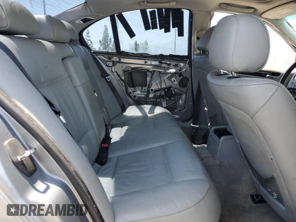 2005 BMW 3 Series 330i with VIN WBAEV53485KM39295, listed as a Copart auction lot 61581235 with 185,054 mi miles and Salvage title. Bid and sale history available at DreamBid. Image 10.