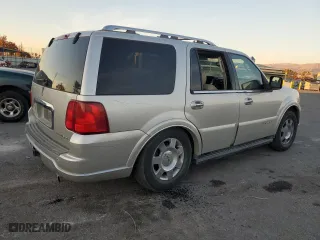2005 Lincoln Navigator Luxury with VIN 5LMFU27565LJ02977, listed as a Copart auction lot 84106204 with 181,795 mi miles and Salvage Title. Bid and sale history available at carsss.com. Image 3.